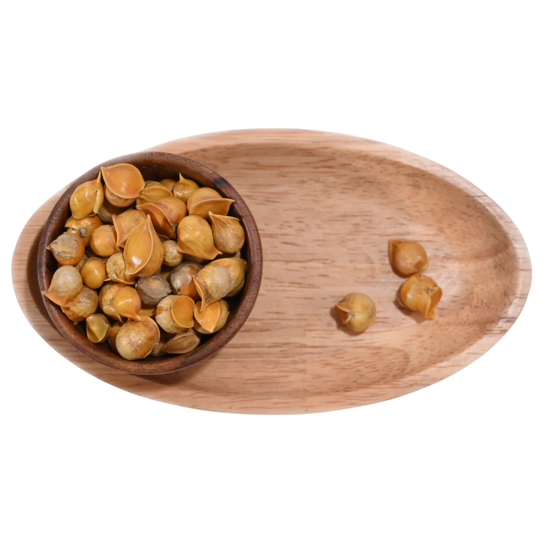 Aromatic Kashmiri Garlic Single Clove Lahsun arranged in a wooden bowl, perfect for traditional and healthy cooking.