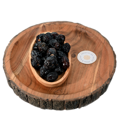 Rasda's organic Ajwa dates are mildly sweet with a delicious raisin-like texture that melts in your mouth