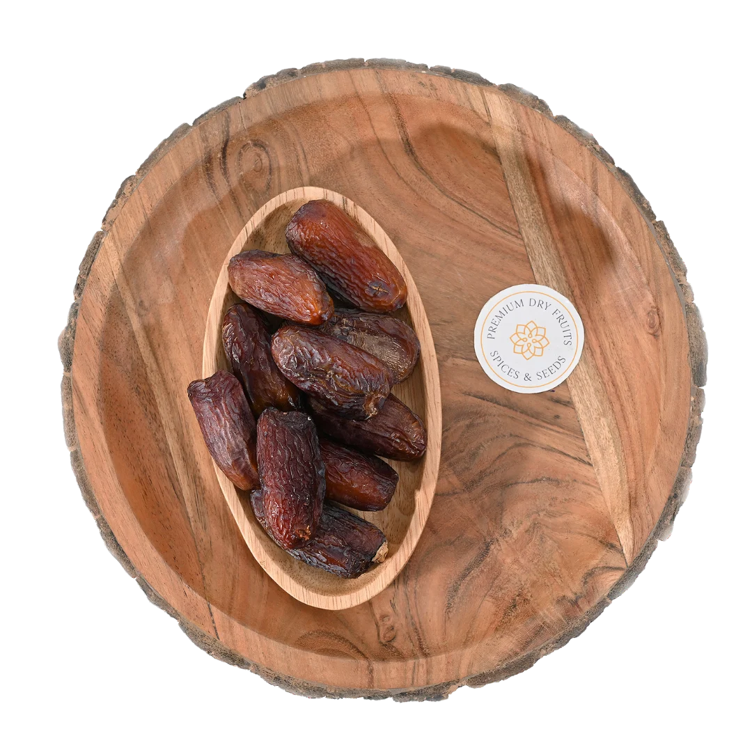 Amber dates are a rich source of fiber, which aids in digestion and helps maintain a healthy gut.