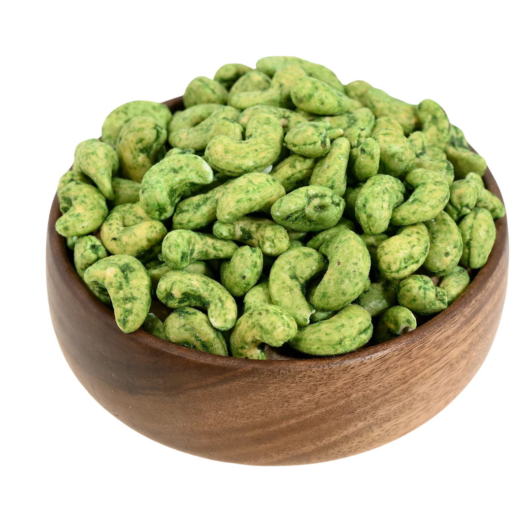 Premium green chilli flavoured cashews in a rustic wooden bowl, best spiced dry fruits online in Bangalore from House of Rasda, combining crunch and spice perfectly.