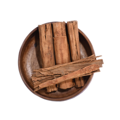 Cinnamon Quills Ceylon – close-up of finely layered Ceylon cinnamon sticks, known for their mild aroma and health benefits