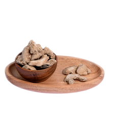 Dried Ginger / Sonth offers a warm, spicy flavor perfect for teas, sweets, and curries