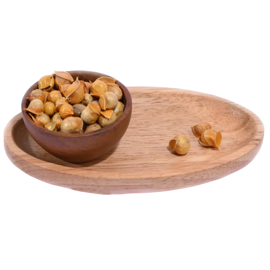 Fresh Kashmiri Garlic Single Clove Lahsun displayed in a rustic wooden bowl, known for its strong flavor and medicinal value.