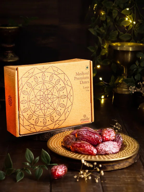 Premium Palestine Medjoul Dates Box Large size soft sweet dates rich in fiber and energy