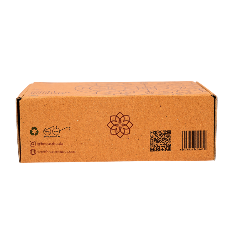 Fresh Medjool dates, also known as Medjoul dates, are highly sought after for their soft, chewy texture and caramel-like taste.