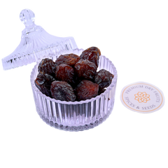 Enjoy gourmet Medjoul dates, known for their majestic quality, size and taste