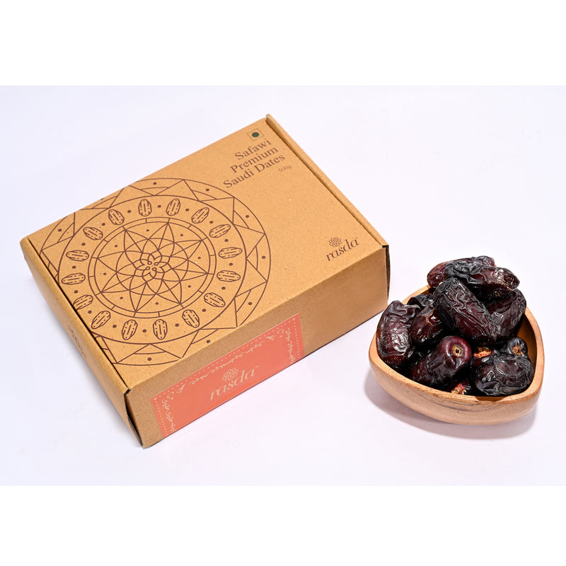Safawi Dates Taste is smooth can be a great snack due to their high nutritional value. By incorporating them in your daily diet