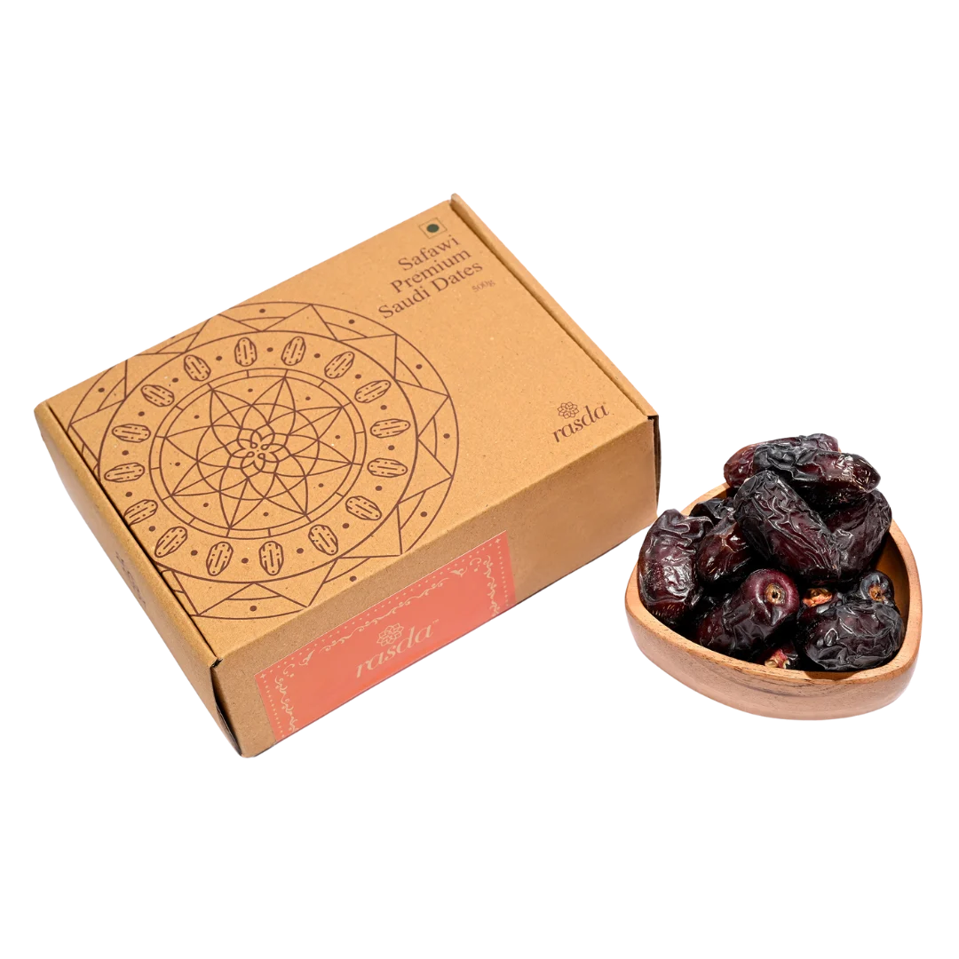 Saudi Arabia Safawi Dates Premium box elegant packaging natural sweet nutritious dry fruits